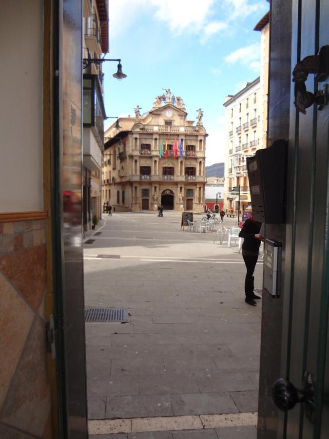Atico En La Plaza Del Ayuntamiento Lejlighed Pamplona Eksteriør billede